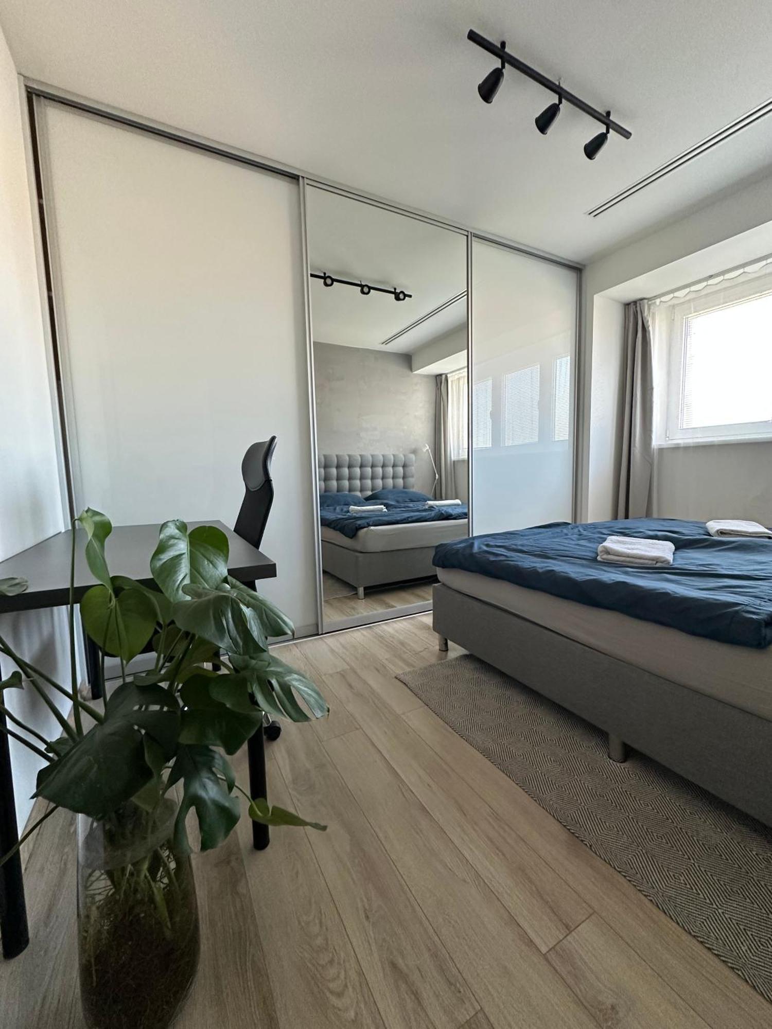 Urban Zenhouse No.2 - Breakfast Included Apartment Bratislava Exterior photo